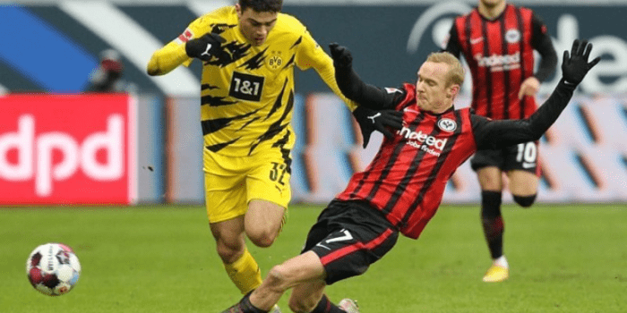 Cuoc-doi-dau-giua-Eintracht-Frankfurt-vs-Dortmund